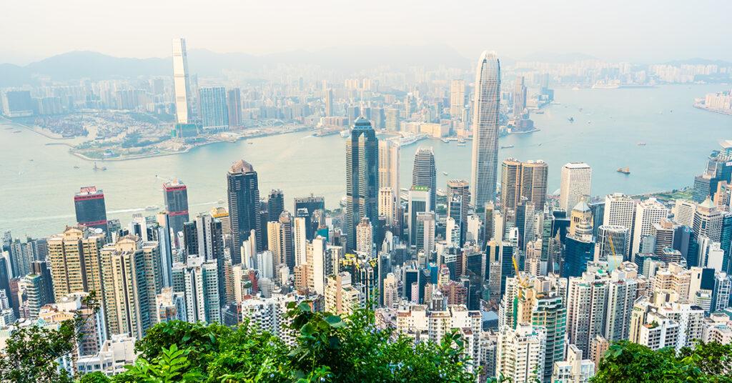 快照对比新加坡与香港